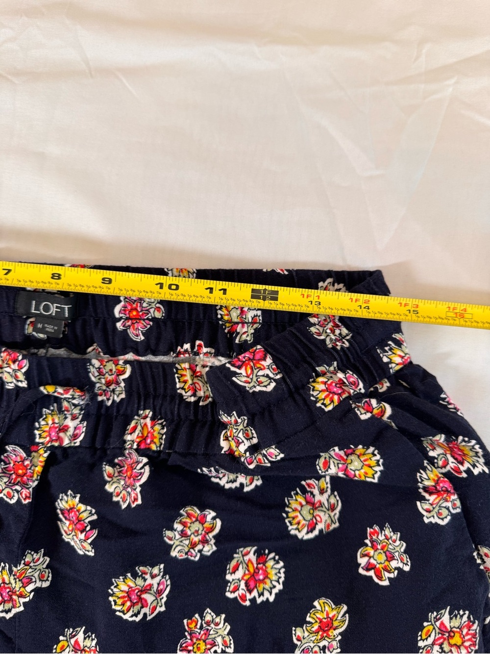 LOFT Navy Floral Pull On drawstring cropped wide legged - Picture 4 of 7